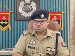 UP Police: एसपी अमित कुमार आनंद ने अमरोहा में किया बड़ा बदलाव, थाना प्रभारी और टीएसआई के किए तबादले ?