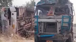 Bus collision : कानपुर में कार और बस की भिड़ंत दो महिला टीचर और ड्राइवर की मौत, स्कूल जाते समय हुआ हादसा ?