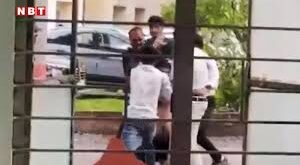 Seniors : भोपाल में MBBS स्टूडेंट को सीनियर्स ने चप्पलों से पीटा, परिवार को आपत्तिजनक मैसेज भेजने का आरोप ?