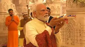 Shri Ram Temple : श्रीराम मंदिर में प्रधानमंत्री नरेंद्र मोदी ने फहराई धर्म ध्वजा, जयकारों से गुंजायमान हुई पावन नगरी अयोध्या ?