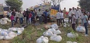 Horrific accident in Baghpat : बागपत में भीषण हादसा सब्जियों से भरा तेज रफ्तार पिकअप पलटने से 3 किसानों की मौत, 6 घायल ?