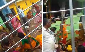Temple Stampede Reason: आंध्र के वेंकटेश्वर मंदिर में कैसे मची भगदड़, जिसने ले ली 9 लोगों की जान ?