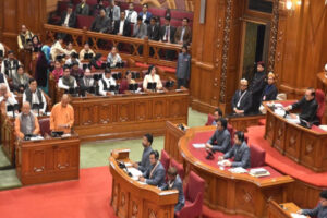 Codeine-containing cough syrup : इस उम्र में नेता प्रतिपक्ष झूठ ना बालें, कोडीनयुक्त कफ सिरप से यूपी में एक भी मौत नहीं हुई : CM योगी ?