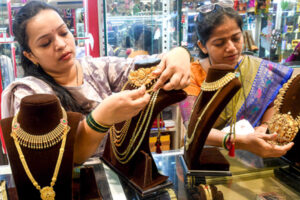 Christmas : क्रिसमस से पहले भारत में बने रत्नों और आभूषणों की मांग बढ़ी, नवंबर में निर्यात में 19 प्रतिशत का इजाफा हुआ ?