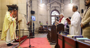 Prime Minister Modi Christmas : प्रधानमंत्री मोदी क्रिसमस पर दिल्ली के चर्च में प्रार्थना सभा में शामिल हुए, शांति और सद्भाव का दिया संदेश ?