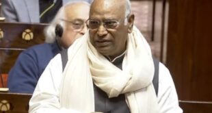 Parliament session : संसद सत्र एसआईआर के खिलाफ विपक्ष का प्रदर्शन, मल्लिकार्जुन खड़गे ने साधा सरकार पर निशाना ?