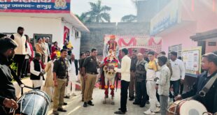 Sub Inspector: उप निरिक्षक प्रदीप चोधरी के रिटायर मेन्ट पर फुल माला पहना जोरदार स्वागत किया ?