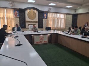 Election in Hapur: हापुड़ में निर्वाचन पुनरीक्षण हेतु राजनीतिक दलों संग बैठक कर मतदान स्थलवार सूचना साझा की गई ?