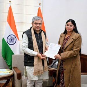 Assurance of stability : लोकसभा, नई दिल्ली में केंद्रीय रेल मंत्री से भेंट जलालगंज रेलवे स्टेशन पर शटल एक्सप्रेस के ठहराव का आश्वासन ?