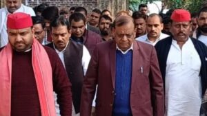 Controversial statement : सपा सांसद ने दाह संस्कार और होलिका दहन को प्रदूषण से जोड़ा, दिया ये विवादास्पद बयान