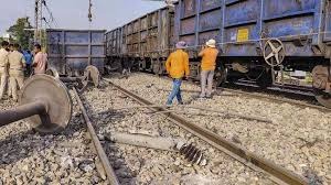 Hit by a freight train : सहारनपुर में दर्दनाक रेल हादसे: मालगाड़ी की चपेट में जीजा-साले की मौत, स्टेशन पर यात्री गंभीर रूप से घायल
