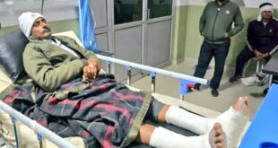 Police Station : पर तोड़ दिए युवक के दोनों पैर, पूछताछ के लिए थाने पर बुलाकर दी थर्ड डिग्री; मारते मारते टूट गए पांच डंडे फिर छोड़ भागे अस्पताल में