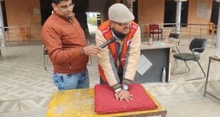 Dr. Anurag : इंडियन रेडक्रास द्वारा स्कूलों में डॉ अनुराग ने सीपीआर प्रशिक्षण देकर जागरूकता अभियान सफलतापूर्वक चलाया