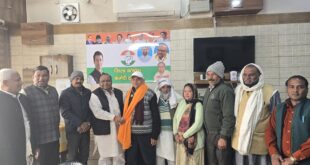 District President Rakesh Tyagi : गुरु पर्व पर कांग्रेस जिलाध्यक्ष राकेश त्यागी ने किया वरिष्ठ कांग्रेसियों को सम्मानित ?