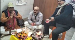 A peace prayer was recited: राष्ट्रीय सैनिक संस्था हापुड़ ने बांग्लादेश हिंदू नरसंहार के लिए यज्ञ, गायत्री मंत्र, शांति पाठ किया