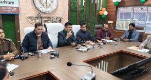 Emphasis on compliance : जौनपुर में सड़क सुरक्षा को लेकर उच्च स्तरीय बैठक: दुर्घटनाओं की रोकथाम और यातायात नियमों के पालन पर जोर