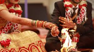 Groom's house : दुबई से लौटा युवक, आते ही कर ली लव मैरिज गुस्साए लड़की के परिवार वालों ने फूंक दिया दूल्हे का घर ?