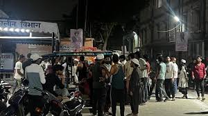 Son injured : गाजियाबाद में फ्लाईओवर की रेलिंग तोड़कर 50 फीट नीचे गिरी कार, पिता की मौत, बेटा घायल ?