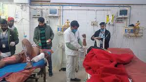 Road accident : यूपी समाचार लाइव सड़क दुर्घटना में गई 4 MBBS के छात्रों की जान, खड़ी डीसीएम से टकराई थी कार ?