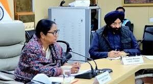 CM Rekha Gupta : सीएम रेखा गुप्ता का सख्त आदेश, रोड पर मलबा दिखा तो दर्ज होगी FIR ?