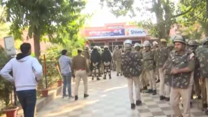 Jaipur Chomu Mosque : जयपुर चौमूं मस्जिद पर विवाद हिंसा, पुलिस लाठीचार्ज, इंटरनेट 24 घंटे बंद