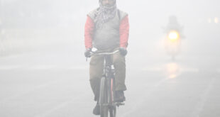 The cold weather will continue : नए साल के पहले दिन भी एनसीआर की हवा ‘जहरीली’, हल्की बारिश से राहत की उम्मीद, आगे बढ़ेगी ठंड