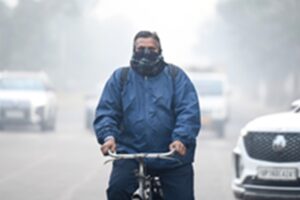 The cold is expected to intensify : एनसीआर में फिर बिगड़ी हवा : दोबारा रेड जोन में पहुंचा एक्यूआई, घना कोहरा और ठंड बढ़ने के आसार