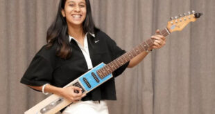 Bat-shaped guitar : सुनील गावस्कर ने जेमिमा रोड्रिग्स को भेंट किया बल्ले के आकार का गिटार