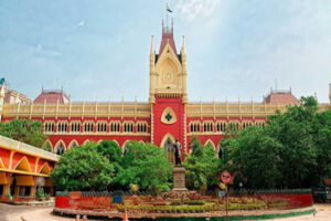 Accused : I-PAC छापेमारी मामला: हाईकोर्ट पहुंची ईडी, सीएम ममता पर जांच बाधित करने का लगाया आरोप