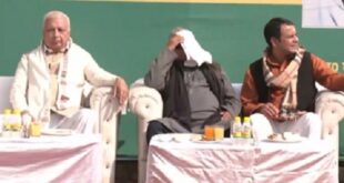 He said that everyone should celebrate the festival : बिहार : तेज प्रताप यादव के दही-चूड़ा भोज में पहुंचे पिता लालू, कहा- सबको पर्व मनाना चाहिए