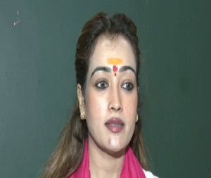 Take aim : 'गद्दी पर बैठे कुछ लोग नहीं चाहते कि वे आगे बढ़ें,' हर्षा रिछारिया ने बिना नाम लिए साधु-संतों पर साधा निशाना