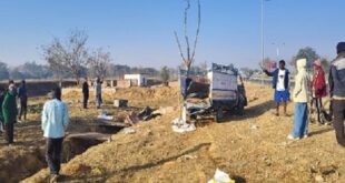 Two seriously injured : झारखंड: गुमला में हाईवा ने पिकअप वैन को मारी जोरदार टक्कर, चार की मौत, दो गंभीर रूप से घायल