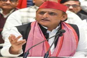 Akhilesh's taunt : स्वामी अविमुक्तेश्वरानंद विवाद में अखिलेश का तंज, बोले- न किसी को स्नान’ से रोकें, न ही ‘दान’ से