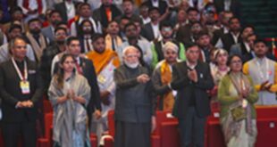 PM Modi : गुलामी की मानसिकता से बाहर निकलकर विरासत और विचारों को हमेशा आगे रखना होगा : पीएम मोदी