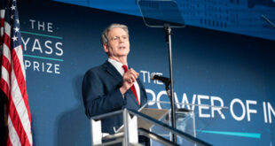 Should be a part of it' : दावोस में अमेरिकी मंत्री बेसेंट बोले, 'ग्रीनलैंड को यूएस का हिस्सा बनना चाहिए'