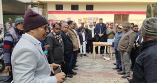 Harmonious atmosphere : शाहगंज तहसील में नववर्ष 2026 पर अधिवक्ताओं ने तहसीलदार संग शुभकामनाएं दीं सौहार्दपूर्ण वातावरण