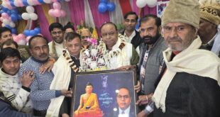 District President Rakesh Tyagi : एसबीआई से सेवानिवृत्त देवकीनंदन को कांग्रेस जिलाध्यक्ष राकेश त्यागी ने सम्मानित किया