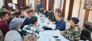 The administration is active. : हापुड़ की तीनों तहसीलों में संपूर्ण समाधान दिवस, 108 शिकायतों पर प्रशासन सक्रिय