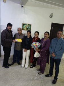 The story of Shri Ram reached every home : गुलमोहर एन्क्लेव में घर-घर पहुँचा श्रीराम कथा निमंत्रण, 25 जनवरी से राममय होगा गाजियाबाद