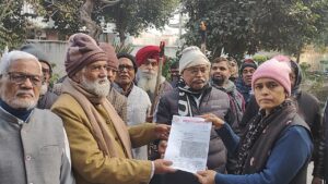 Memorandum submitted : कानपुर नगर में शिक्षक-कर्मचारी संगठनों का मशाल जुलूस, वेतन अवरुद्ध करने के विरोध में ज्ञापन सौंपा