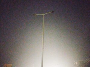 The lights have become showpieces : तल्हेडी बुजुर्ग कस्बे के मुख्य चौराहे पर लगी लाइटें बनी शोपीस