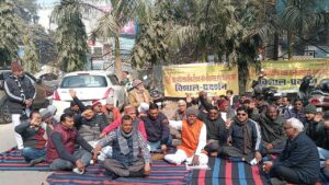 Memorandum submitted : उत्तर प्रदेश माध्यमिक शिक्षक संघ एवं शिक्षणेत्तर संघ के संयुक्त तत्वावधान में विधानसभा कूच, शिक्षकों की मांगों को लेकर सौंपा गया ज्ञापन ?