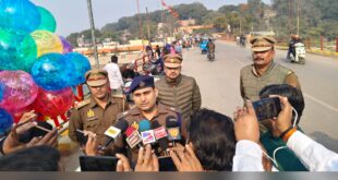 Installed safety guards : चाइनीज मांझे के विरुद्ध पुलिस का ‘सुरक्षा कवच’ अभियान: ASP नगर ने खुद वाहनों पर लगवाए सेफ्टी गार्ड ?