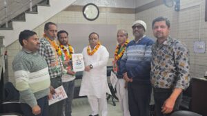 Administered membership : पूर्व भाजपा विधायक बिजेंद्र कुमार के भाई राजकुमार गौतम कांग्रेस में शामिल, राकेश त्यागी ने दिलाई सदस्यता