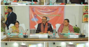 Checks to beneficiaries : उप मुख्यमंत्री ब्रजेश पाठक ने गाजियाबाद विकास कार्यों की समीक्षा कर योजनाओं के लाभार्थियों को चेक वितरित किए