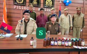 Police uncovered the plot : झोलाछाप डॉक्टर चला रहा था अवैध कफ सिरप फैक्ट्री, पुलिस ने किया भंडाफोड़