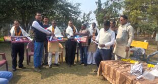 Award ceremony : 25 जनवरी 2026 को वैदिक इंटर कॉलेज दिबियापुर में सेवानिवृत्त कर्मचारियों का गरिमामय सम्मान समारोह आयोजित हुआ ?