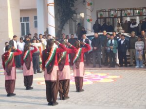 A felicitation ceremony was held : हापुड़ में 77वां गणतंत्र दिवस जिलाधिकारी द्वारा ध्वजारोहण, पुरस्कार वितरण एवं सम्मान समारोह आयोजित ?