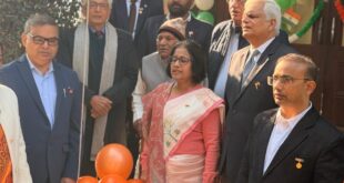 Republic Day was celebrated by hoisting the national flag : हापुड़ में देव नंदिनी संस्थानों में डॉक्टर प्रेम चंद शर्मा ने ध्वजारोहण कर गणतंत्र दिवस मनाया ?