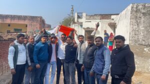 A surge of patriotism : 201 मीटर भव्य तिरंगा यात्रा, गिरधरपुर तुमरैल में देशभक्ति का उमड़ा सैलाब